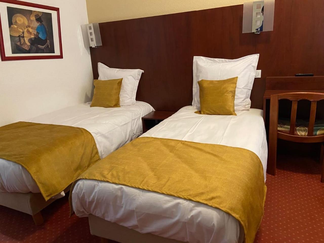 Hotel De Lisieux Lourdes Exteriör bild